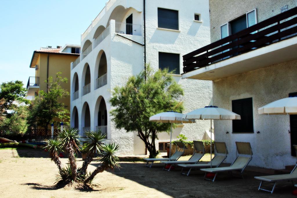 Hotel Villa Furia ベラーリア・イジェア・マリーナ エクステリア 写真